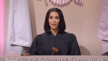 'SNL': Kim Kardashian Impersonates Sister Kourtney In 'The People's Kourt' With Khloe and Kris Jenner